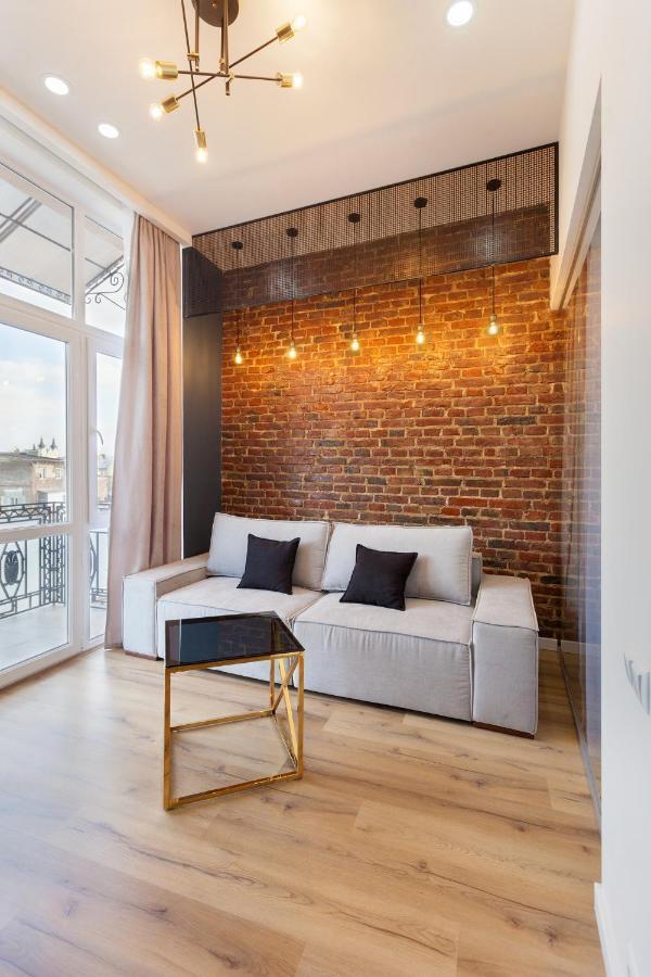 Leogrand Apartments On Khmelnytskoho 11 Lviv Eksteriør bilde