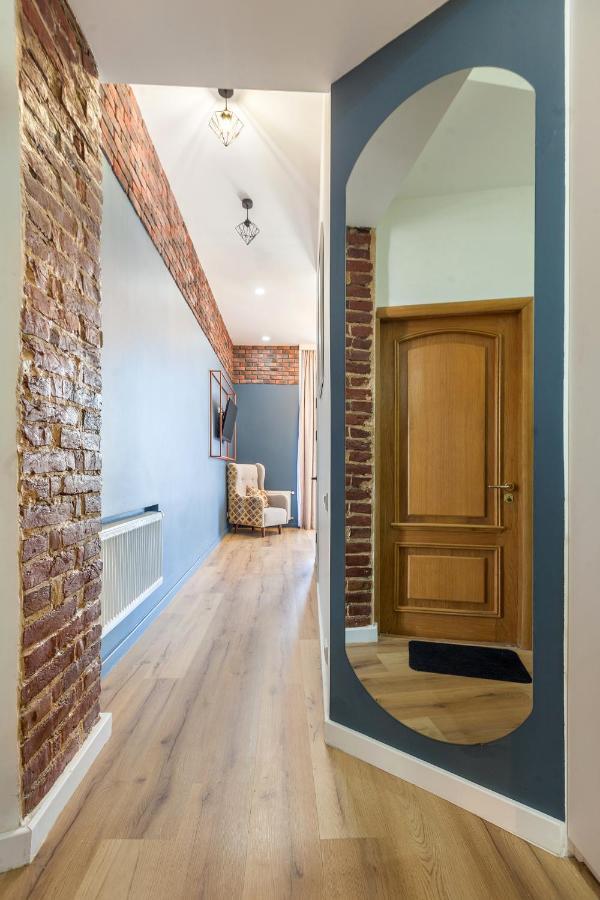 Leogrand Apartments On Khmelnytskoho 11 Lviv Eksteriør bilde